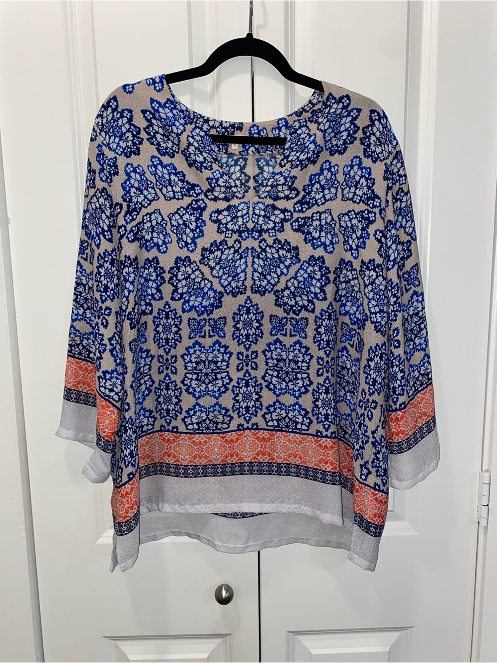 Violet & Claire Blue and Orange Border Print Blouse